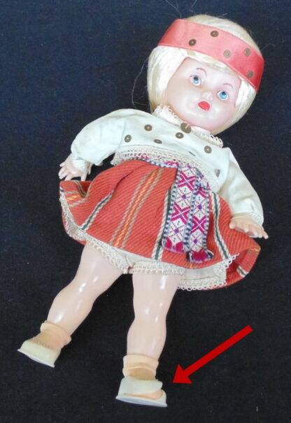 Dutch Doll with broken arm