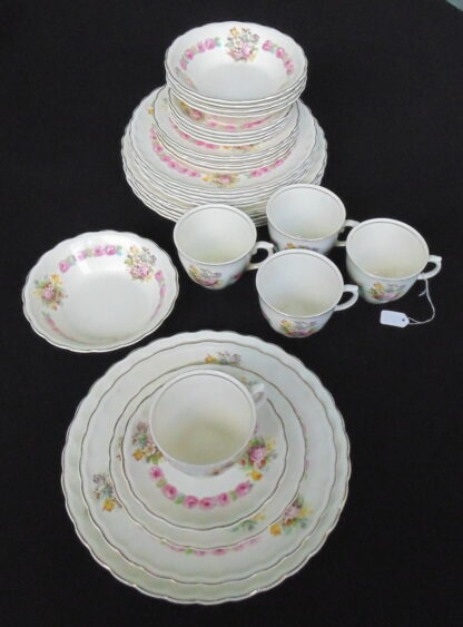 Woods Ivory Ware, England, 453, 33 pieces Dinner Setting