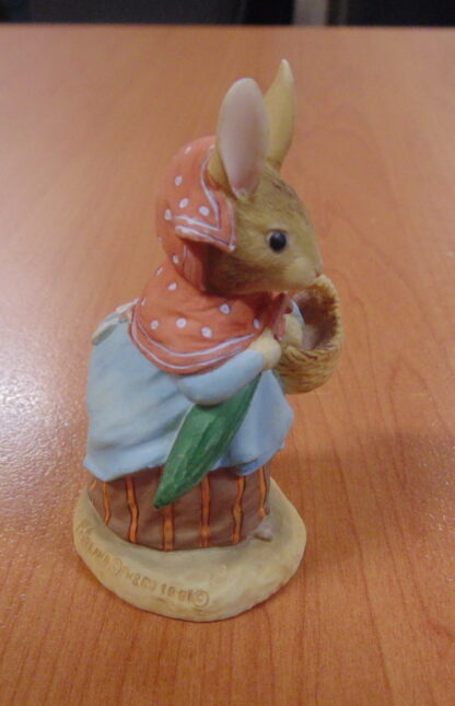 Mrs. Rabbit, Beatrix Potter, Statue - Image 7