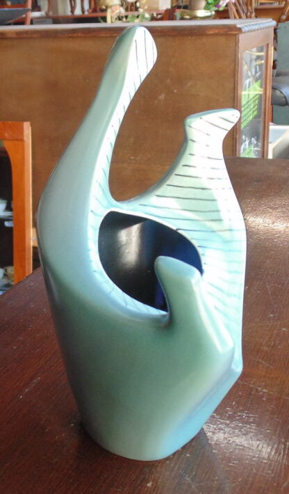 Colin Melbourne three pronged vase, Beswick - Image 3