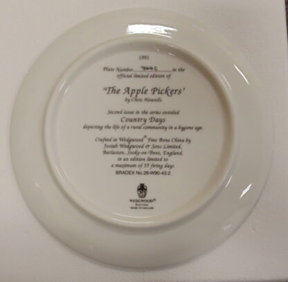 Wedgwood, Limited Edition, Apple Pickers - Image 4