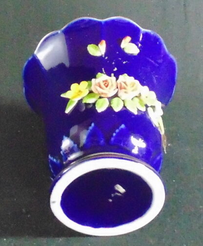 Blue Vase, Outstanding flowers - Image 5