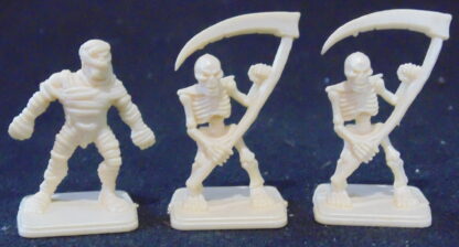 3 Plastic DnD Skellingtons