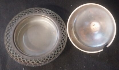 Sugar Bowl holder and lid, no glass bowl