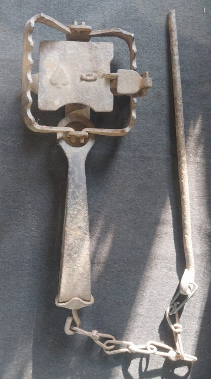 Spade Antique Rabbit / Fox Trap