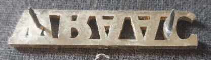 2 WRAAC, Pins