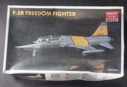 F-5B Freedom Fighter, Plastic, Model