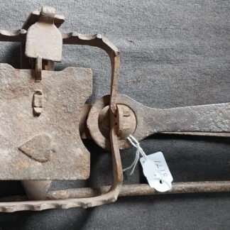 Spade Antique Rabbit / Fox Trap This is for ornamental purposes only. I have seen people make clocks, door bells and foot rests out of traps. this for your artistic freedom I have not altered these traps.