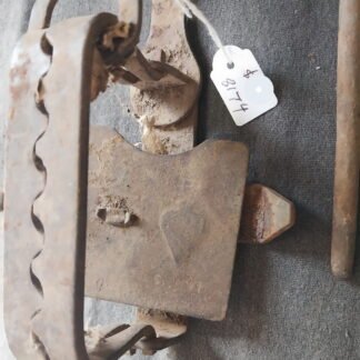 Spade Antique Rabbit / Fox Trap This is for ornamental purposes only. I have seen people make clocks, door bells and foot rests out of traps. this for your artistic freedom I have not altered these traps.