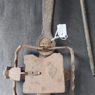 Spade Antique Rabbit / Fox Trap This is for ornamental purposes only. I have seen people make clocks, door bells and foot rests out of traps. this for your artistic freedom I have not altered these traps.