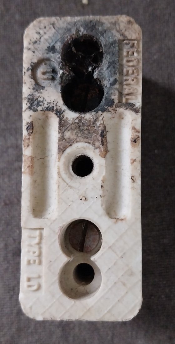 250V 8A-A1, Federal, Vintage Porcelain fuse holder